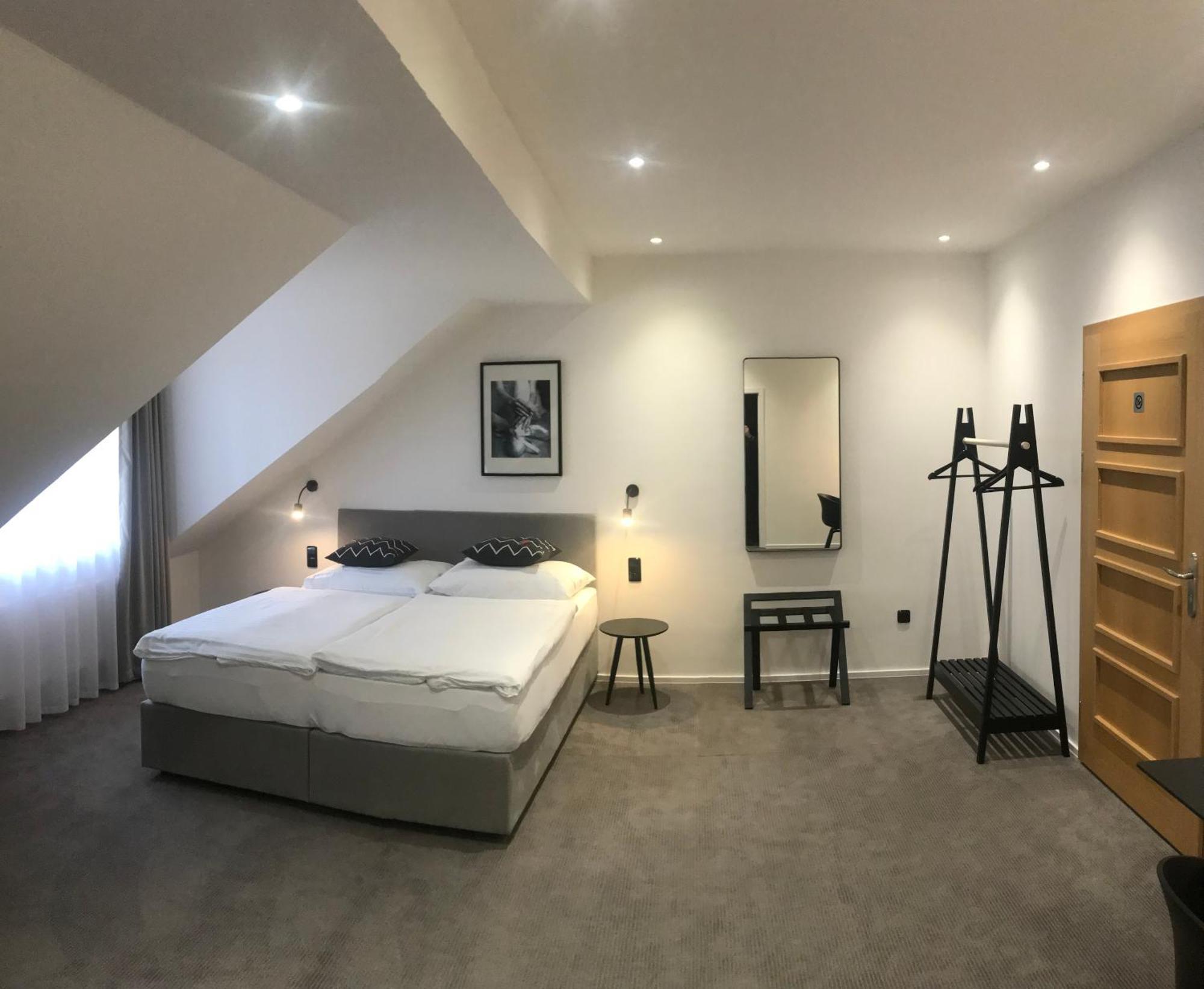 Rozmaryn Hotel B&B Rakovnik Ngoại thất bức ảnh